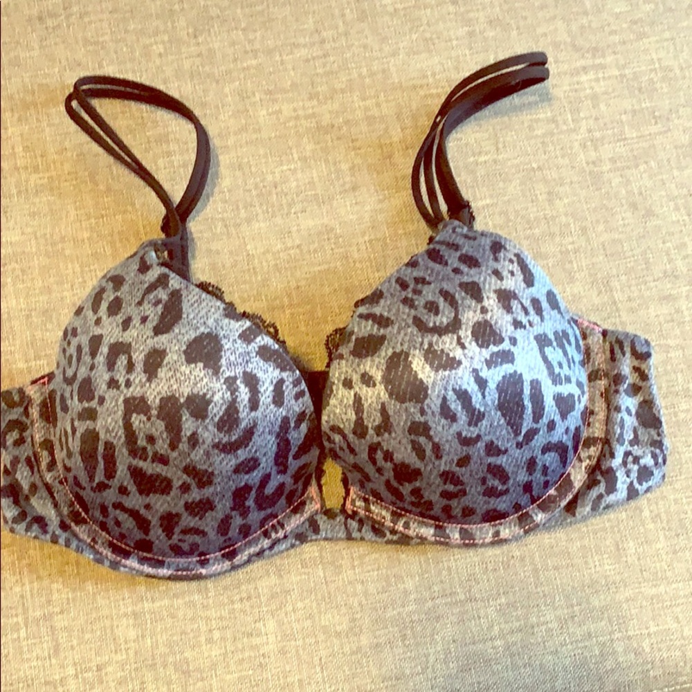 Victoria’s Secret Very Sexy Push-up bra, size 34B